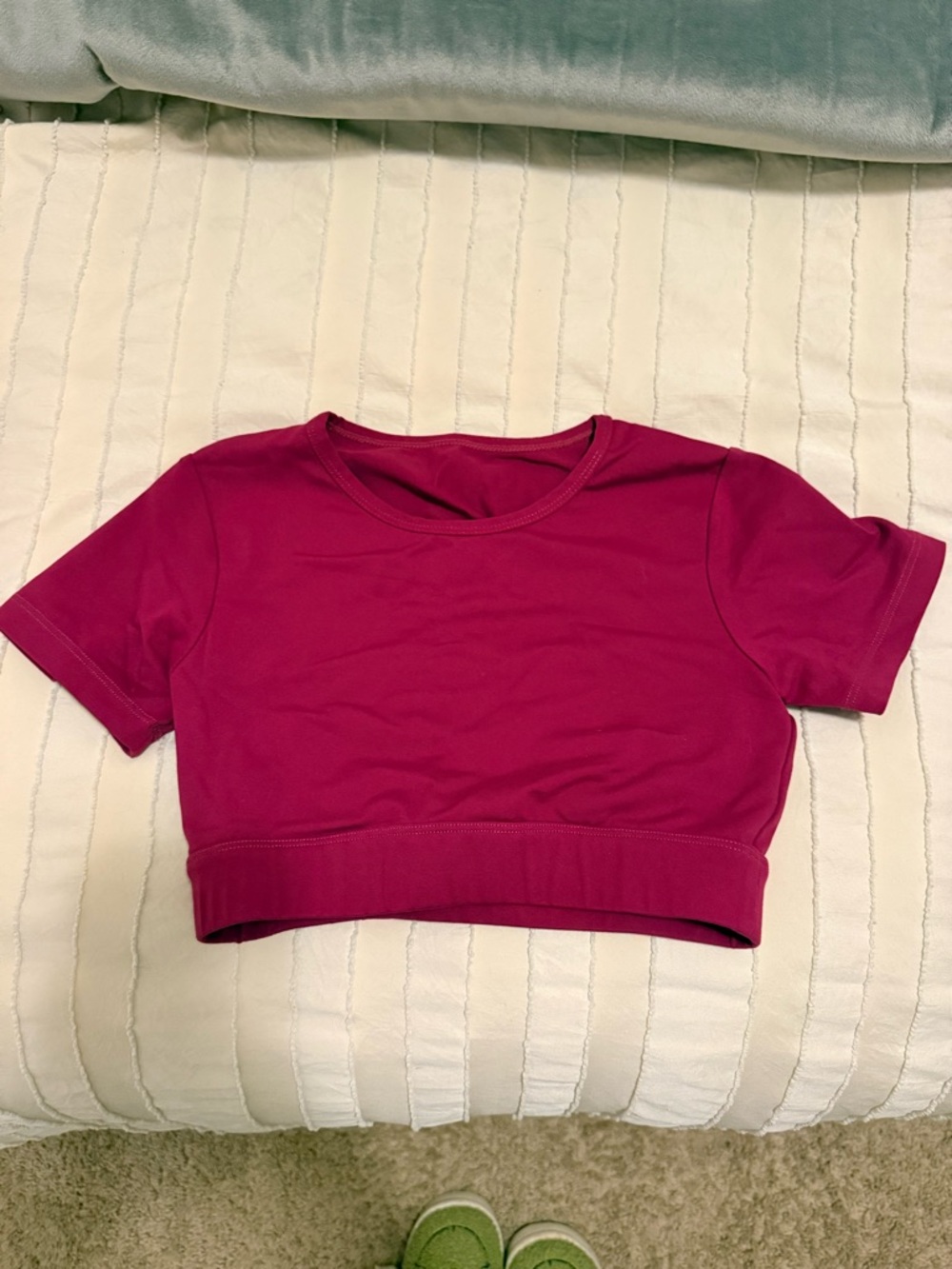 NVGTN Women's Magenta Crop Top - Short Sleeve Athletic Tee